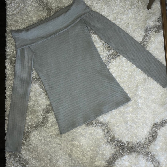 Abercrombie & Fitch Tops - Abercrombie & Fitch | Off-the-shoulder Grey Top